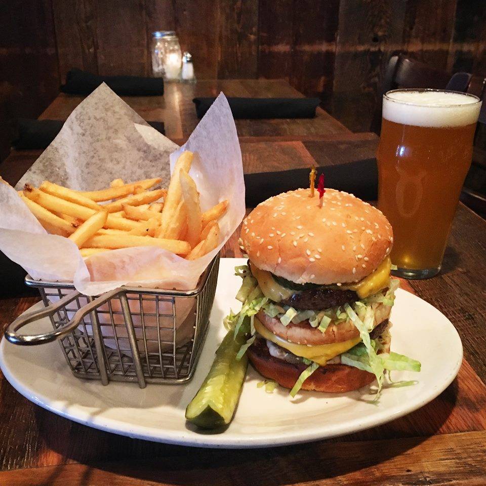 The Villager | restaurant | 2312, 262 Deer Park Ave, Babylon, NY 11702, USA | 6314828585 OR +1 631-482-8585