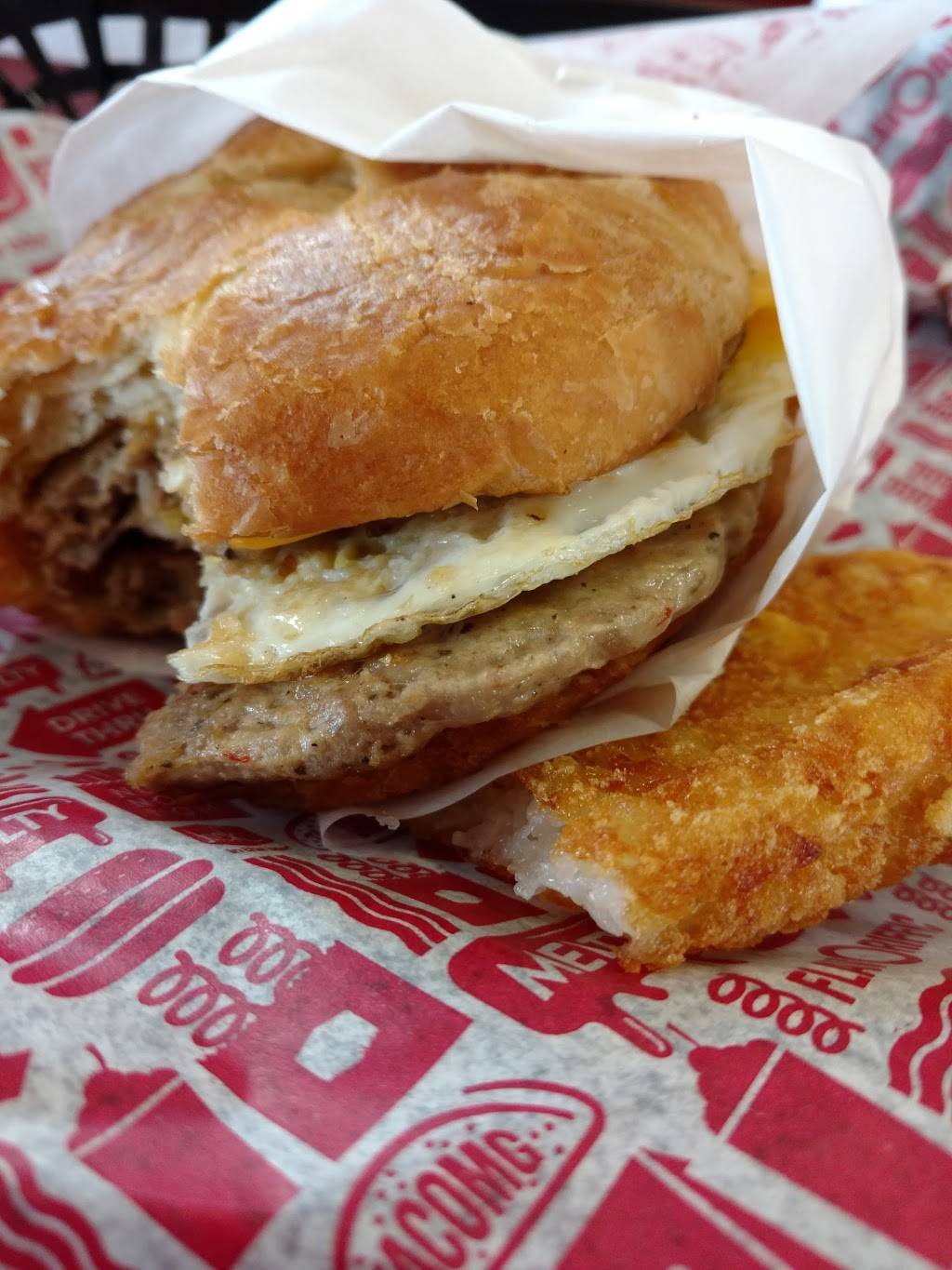 Jack in the Box | restaurant | 5141 Jackson Dr, La Mesa, CA 91941, USA | 6196973233 OR +1 619-697-3233