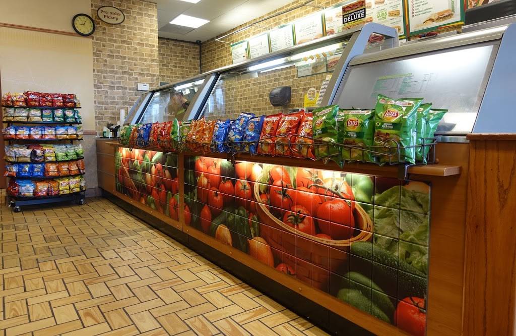 Subway Restaurants | restaurant | 1144 Airport Blvd #200 Eastland Plaza Shopping Ctr, Austin, TX 78702, USA | 5129289220 OR +1 512-928-9220