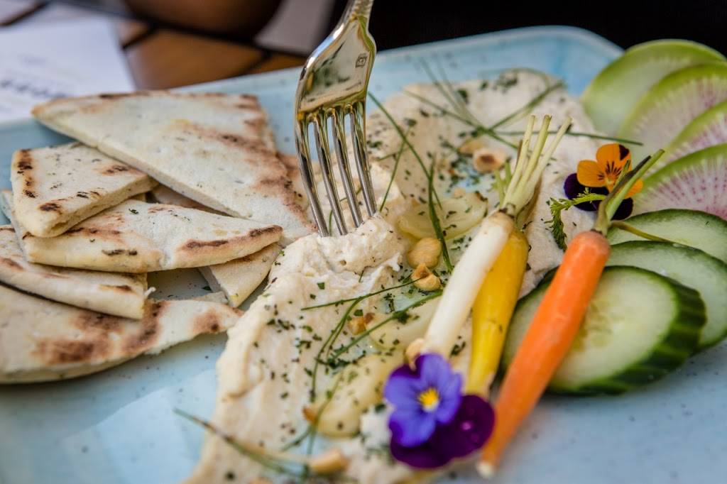 Moss + Oak Savannah Eatery | restaurant | 2 W Bay St, Savannah, GA 31401, USA | 9127214593 OR +1 912-721-4593