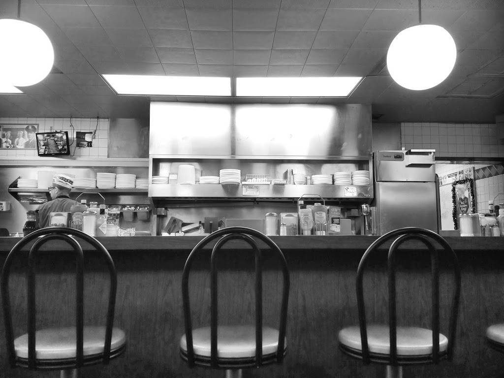 Waffle House | meal takeaway | 201 E County Line Rd, Littleton, CO 80122, USA | 3037381000 OR +1 303-738-1000