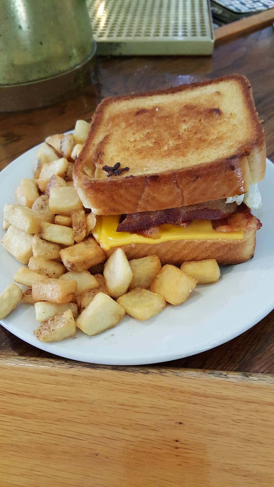 PUB N GRUB | restaurant | N1161 Clover Rd, Genoa City, WI 53128, USA | 2622958655 OR +1 262-295-8655