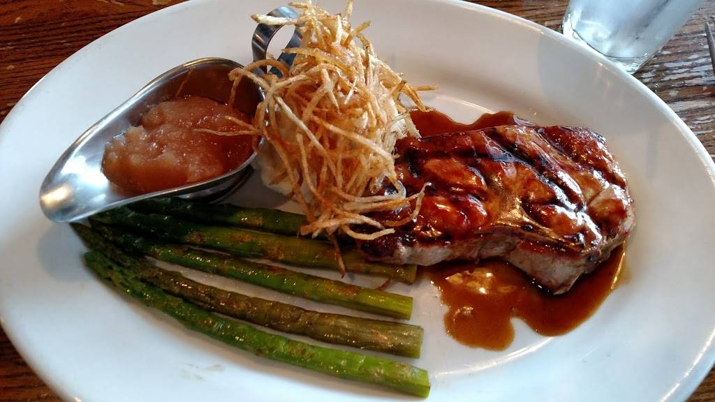 Muldoons | restaurant | 133 W Front St, Wheaton, IL 60187, USA | 6306688866 OR +1 630-668-8866