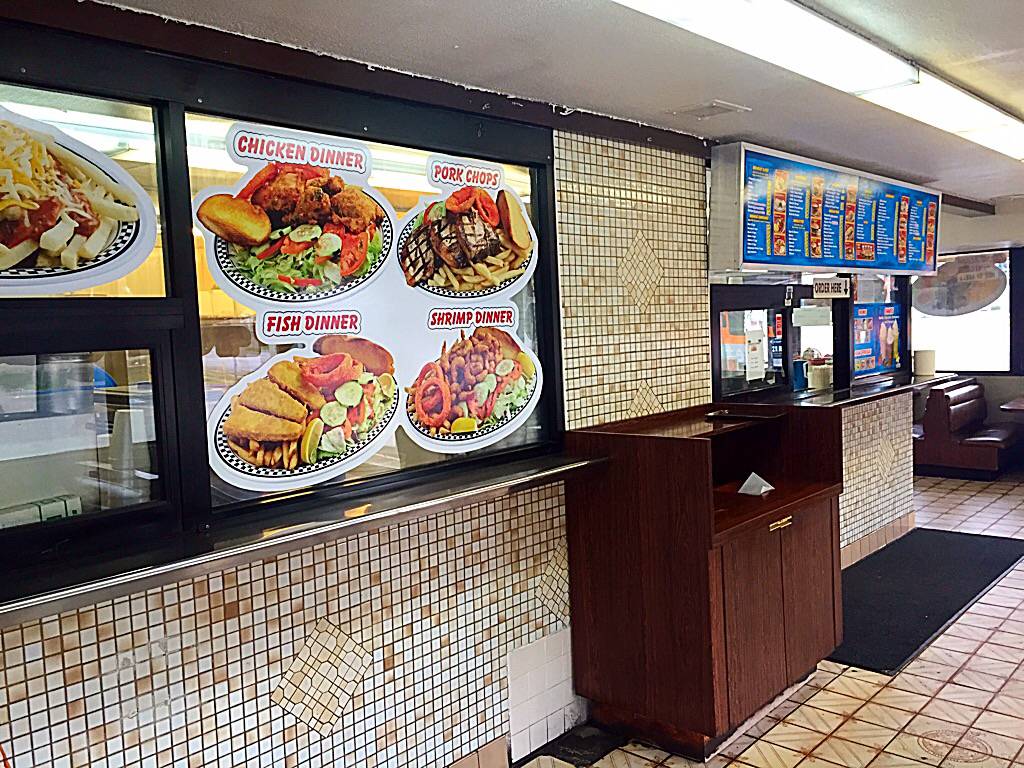 Tams Burgers 23 | restaurant | 2403, 303 N Alameda St, Compton, CA 90220, USA | 3106393045 OR +1 310-639-3045