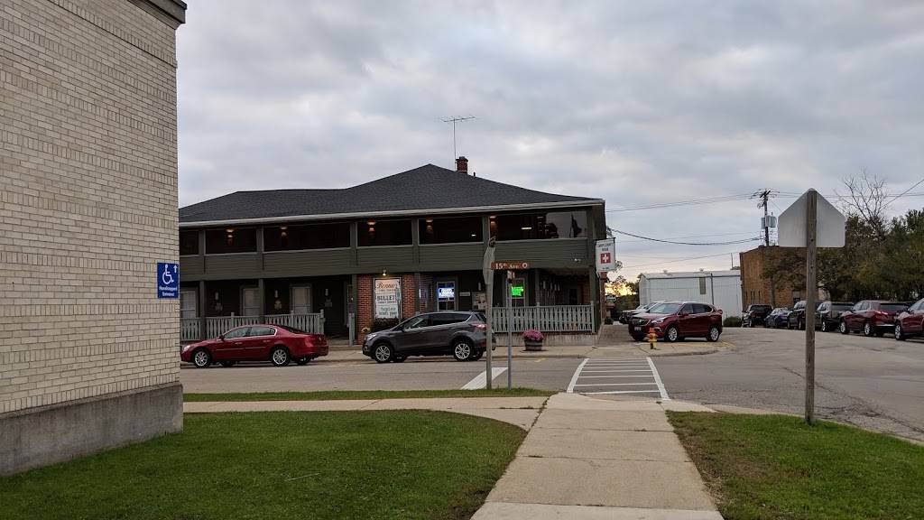 Bullets Restaurant | restaurant | 1301 15th Ave, Monroe, WI 53566, USA | 6083257777 OR +1 608-325-7777