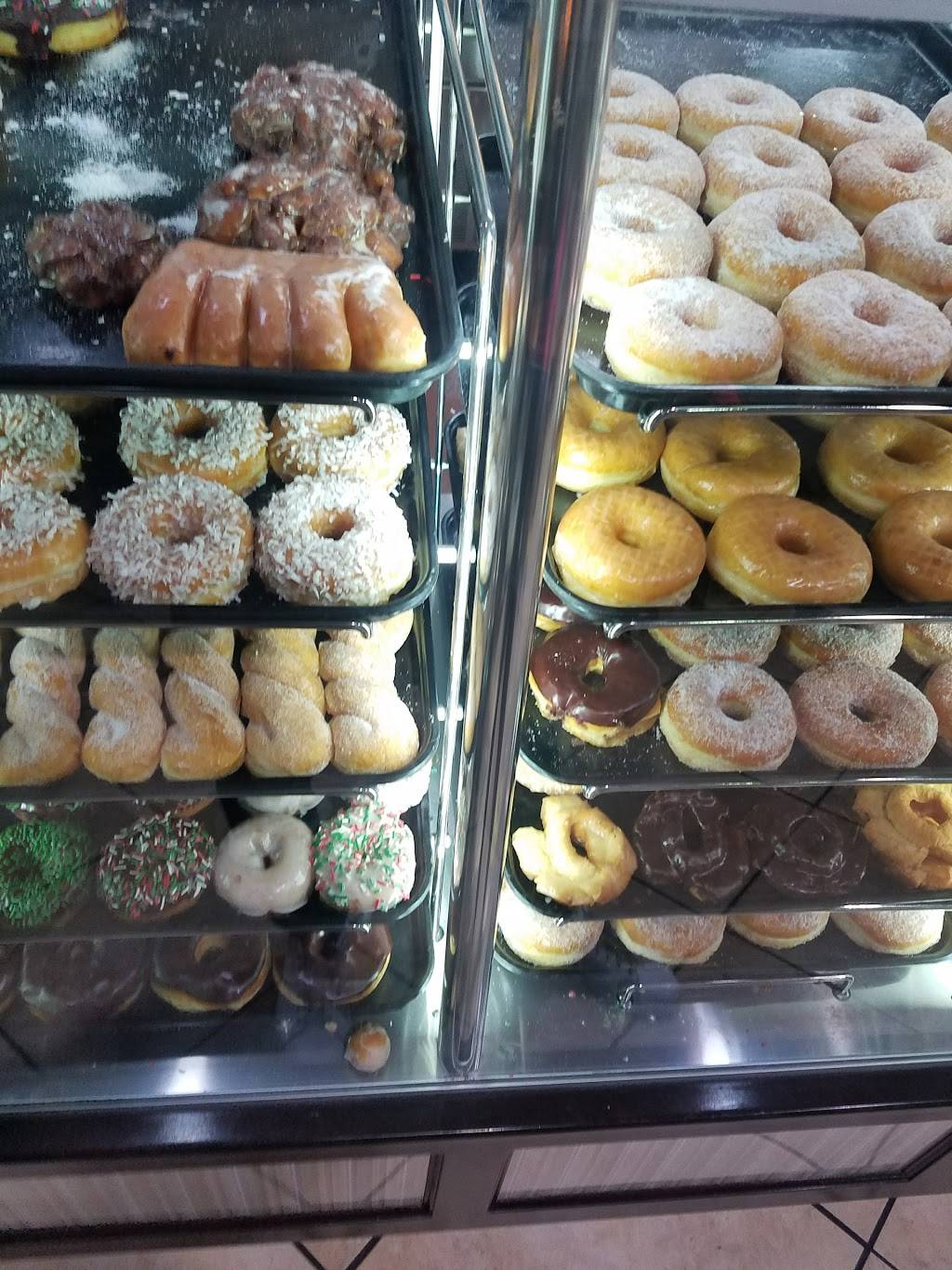 Yum Yum Donuts | cafe | 3351 Whittier Blvd, Los Angeles, CA 90023, USA | 3232678630 OR +1 323-267-8630