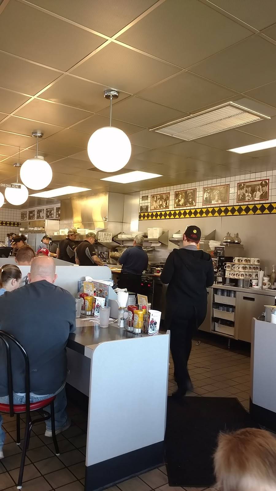 Waffle House | meal takeaway | 829 High St, Hamilton, OH 45011, USA | 5138940936 OR +1 513-894-0936