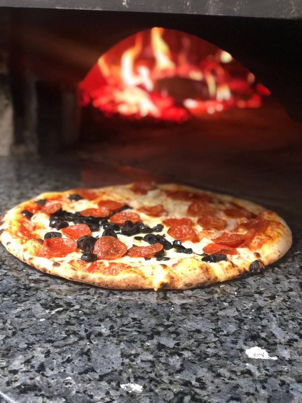 900 Degrees Brick Oven Pizza | restaurant | 609 E Main St A, Purcellville, VA 20132, USA | 5403383322 OR +1 540-338-3322