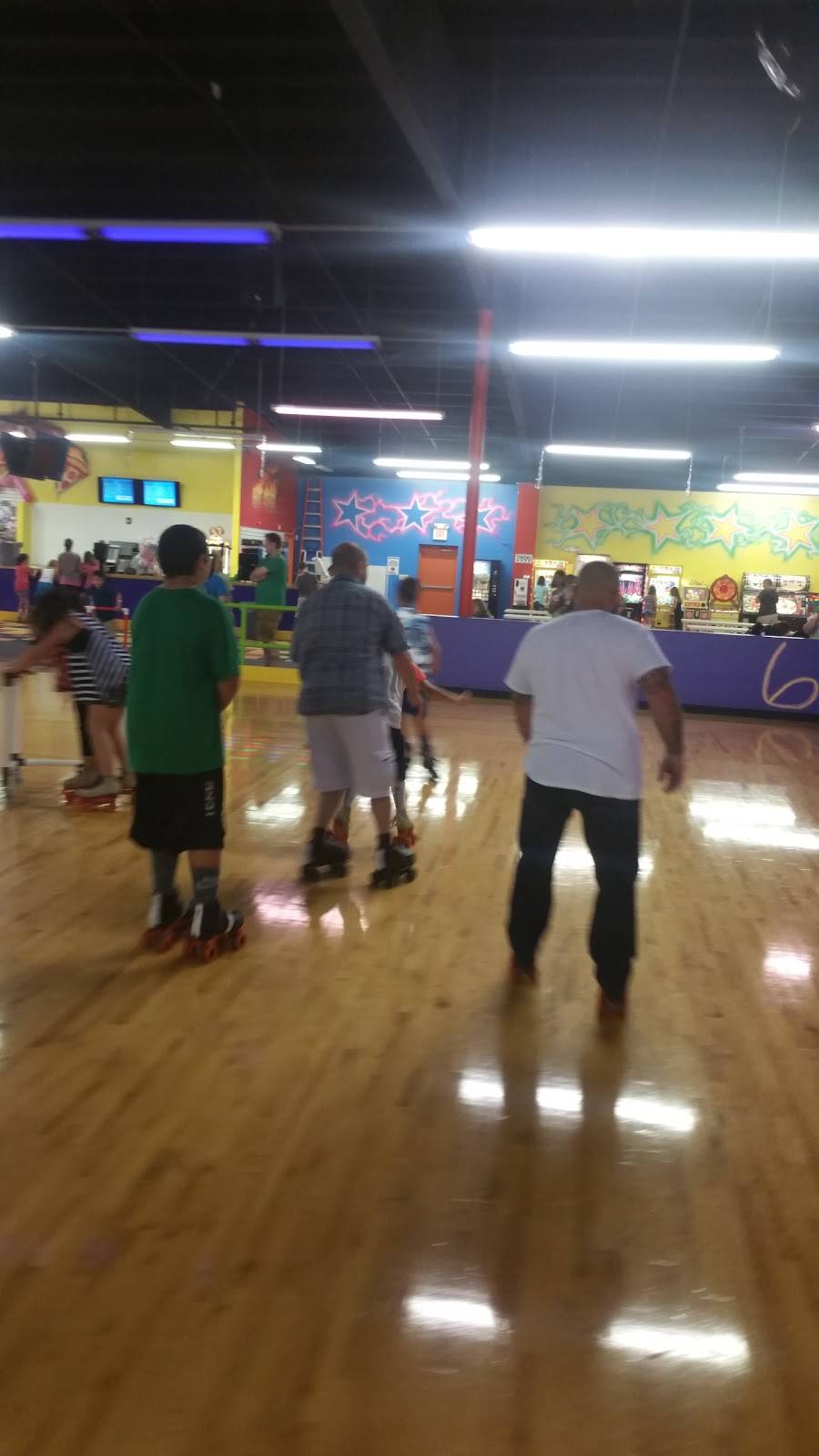 Hot Skates | meal takeaway | 241 Casco Dr, Avon, IN 46123, USA | 3172720873 OR +1 317-272-0873