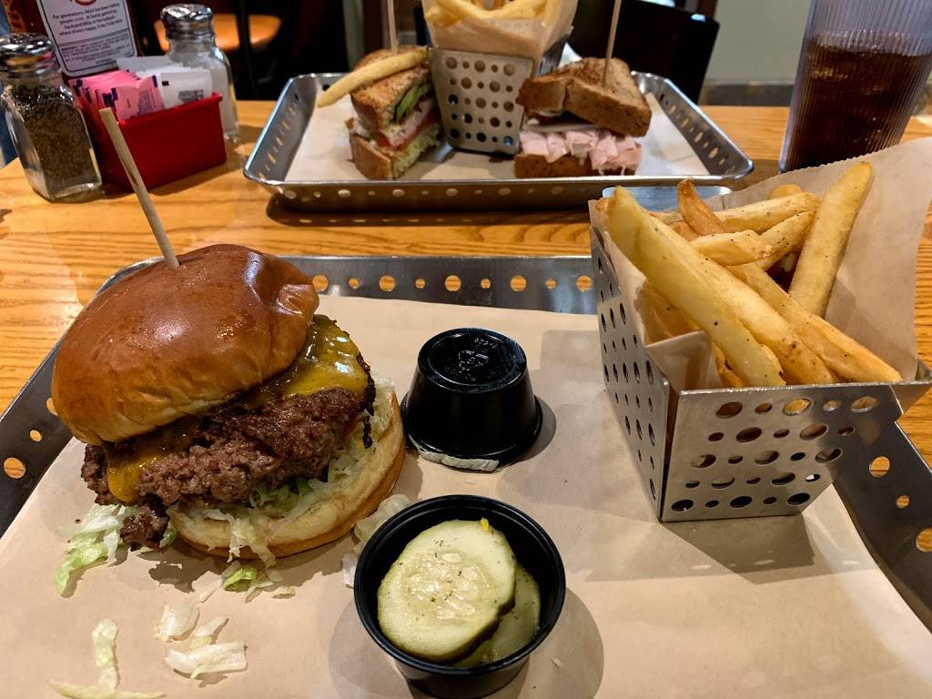 Chilis | restaurant | Wayne Newton Blvd, Las Vegas, NV 89119, USA | 7022614300 OR +1 702-261-4300