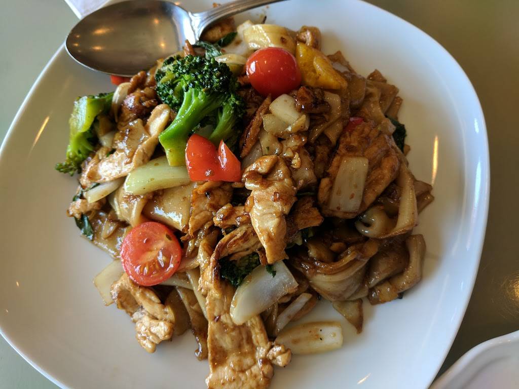 Ruang Khao | restaurant | 939 Bonifant St, Silver Spring, MD 20910, USA | 3015895341 OR +1 301-589-5341