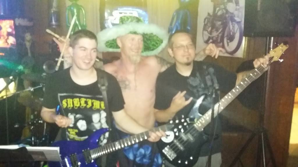 Village Tavern | restaurant | 146 1st St NE, Massillon, OH 44646, USA | 3308375894 OR +1 330-837-5894