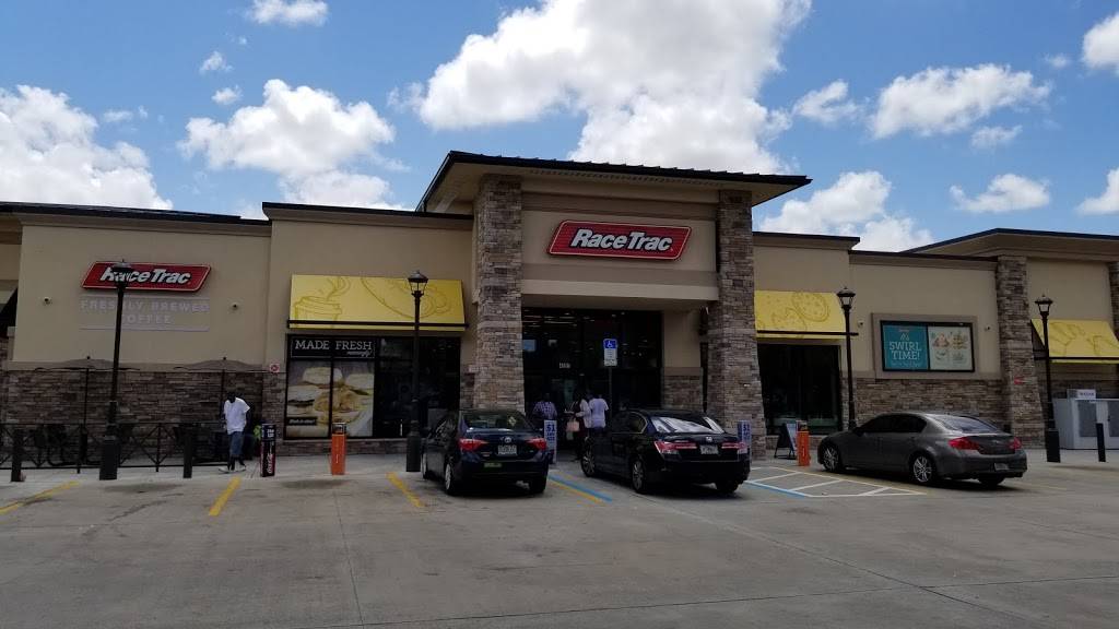 RaceTrac | bakery | 4697 FL-7, Lauderdale Lakes, FL 33319, USA | 9544972971 OR +1 954-497-2971