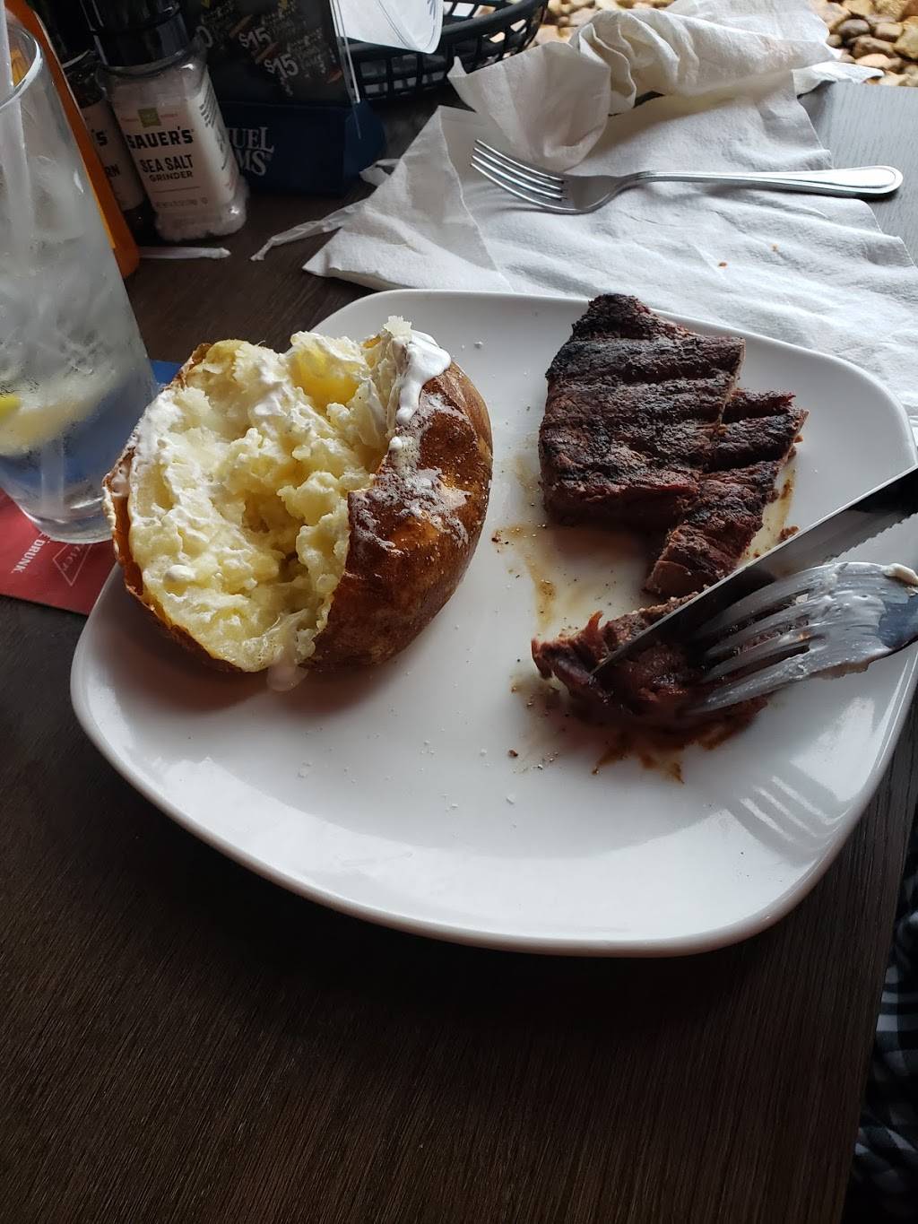 Texas Steak & Ale House | restaurant | 3585 Riverside Dr, Danville, VA 24541, USA | 4342150090 OR +1 434-215-0090