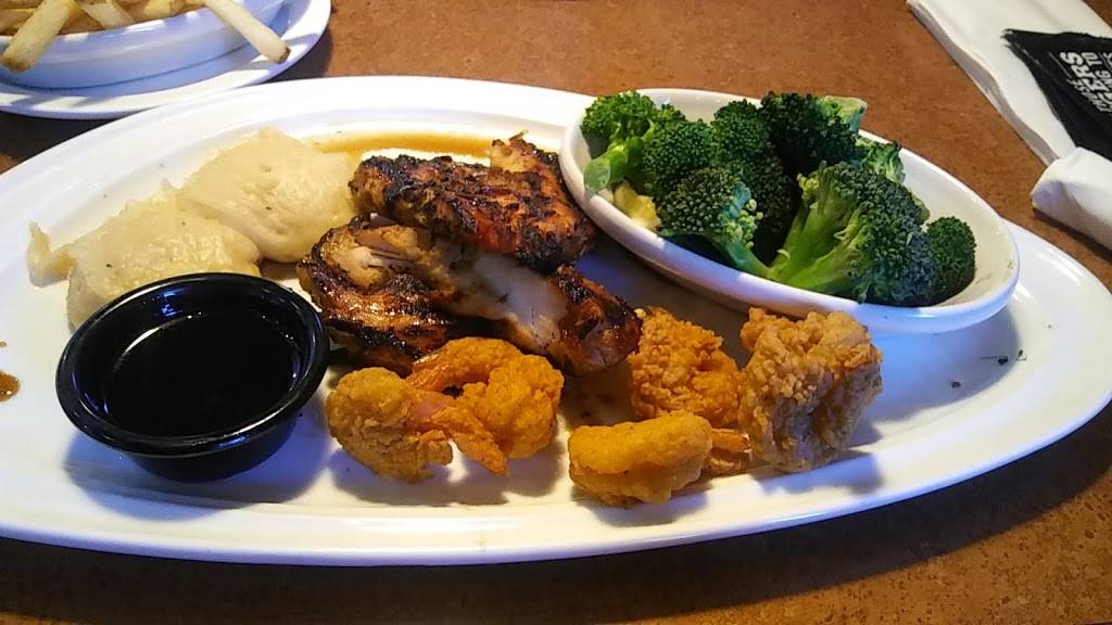 TGI Fridays | restaurant | 5740 Silver Hill Rd, Forestville, MD 20747, USA | 3014205520 OR +1 301-420-5520