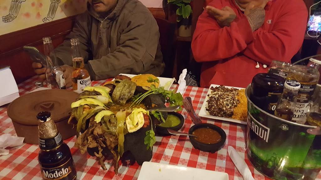 Cinderellas | restaurant | 108 Victory Blvd, Staten Island, NY 10301, USA | 7182854333 OR +1 718-285-4333