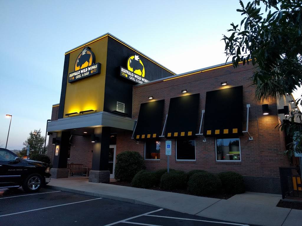 Buffalo Wild Wings | meal takeaway | 206 Old Eastwood Rd, Wilmington, NC 28403, USA | 9107989464 OR +1 910-798-9464