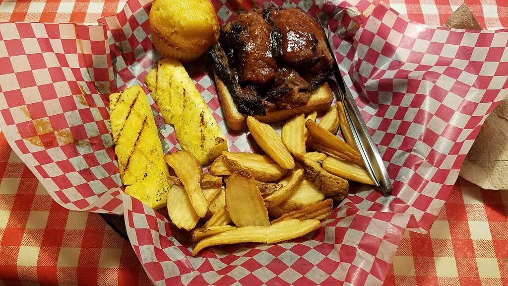 Famous Daves Bar-B-Que | restaurant | 43350 Crescent Blvd, Novi, MI 48375, USA | 2487351111 OR +1 248-735-1111