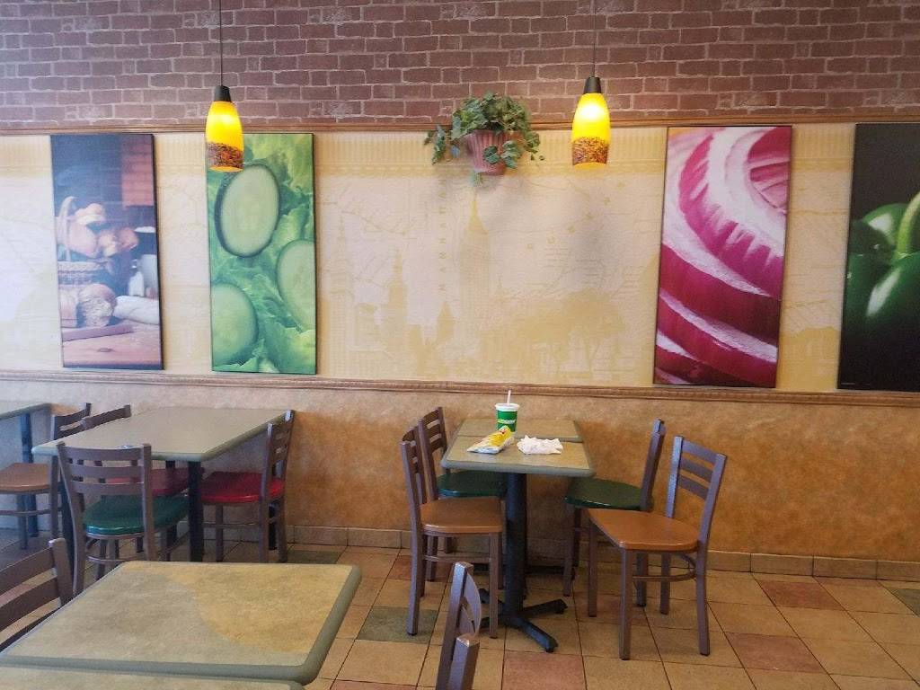 Subway Restaurants | restaurant | 6401 New York Ave #105, Arlington, TX 76018, USA | 8174651919 OR +1 817-465-1919