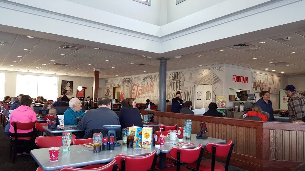 Friendlys | restaurant | 240 Buckland St, Manchester, CT 06040, USA | 8606447790 OR +1 860-644-7790