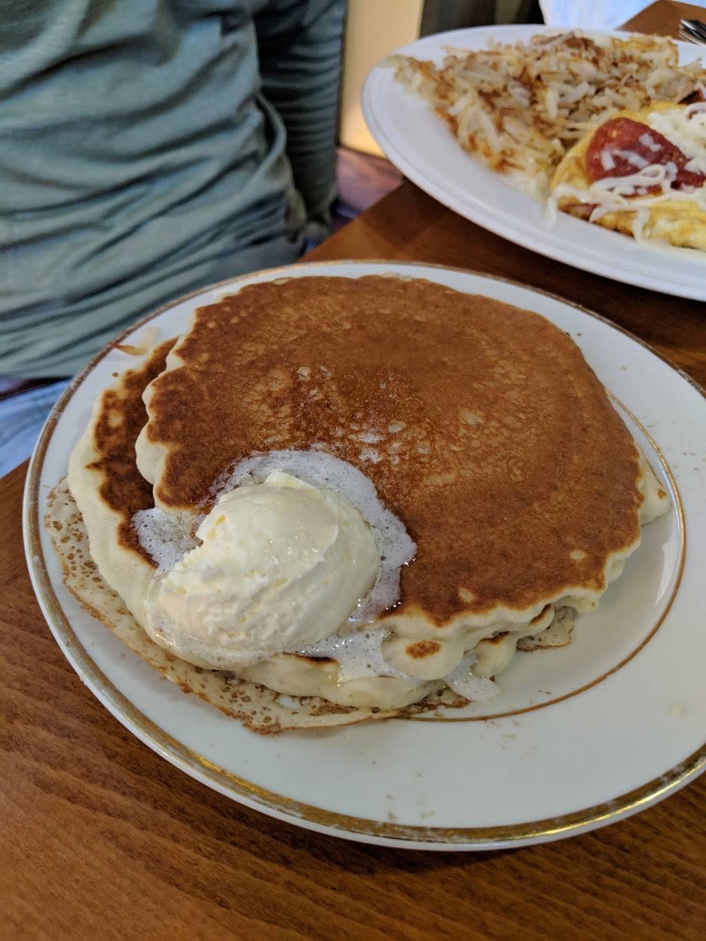 Julio’s family restaurant | restaurant | 2005 W Court St, Kankakee, IL 60901, USA | 8155237696 OR +1 815-523-7696