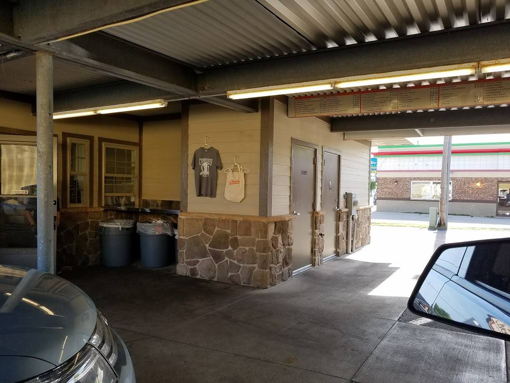 Chesters Drive-In | restaurant | 1504 Eastern Ave, Plymouth, WI 53073, USA | 9208927722 OR +1 920-892-7722