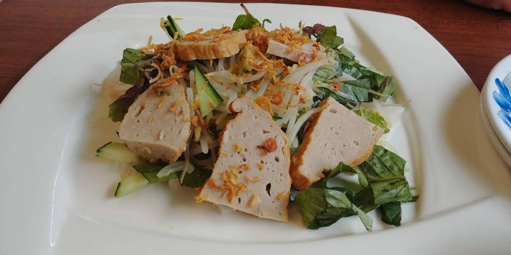 Nha Hang Vietnam Restaurant | restaurant | 1032 W Argyle St, Chicago, IL 60640, USA | 7738788895 OR +1 773-878-8895