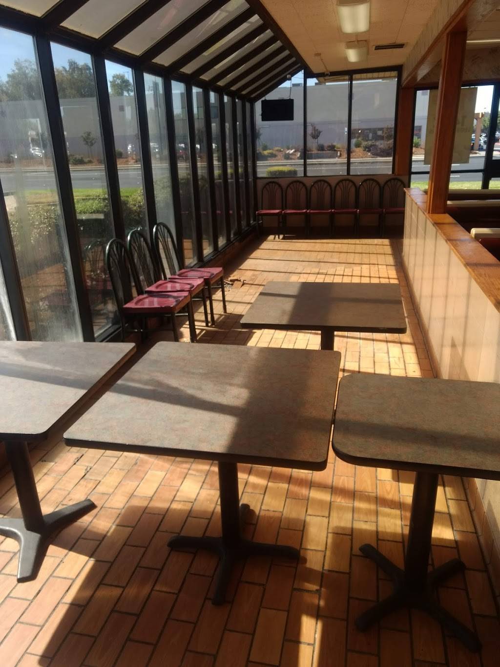 Churchs Chicken | restaurant | 6670 Valley High Drive, Sacramento, CA 95823, USA | 9166839341 OR +1 916-683-9341