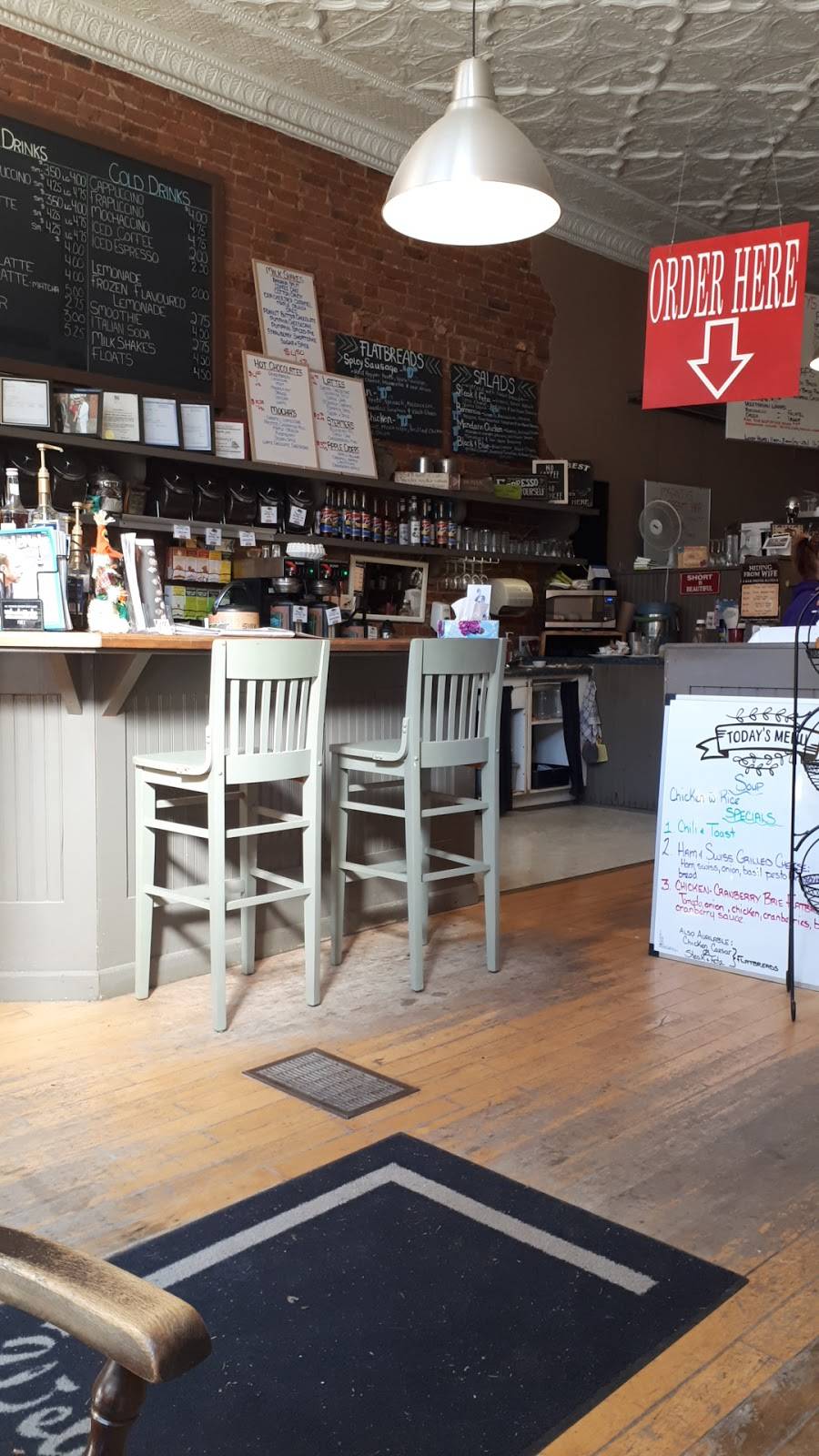 McGintys Cafe | restaurant | 45 N Sykes St, Meaford, ON N4L 1V9, Canada | 5195380092 OR +1 519-538-0092