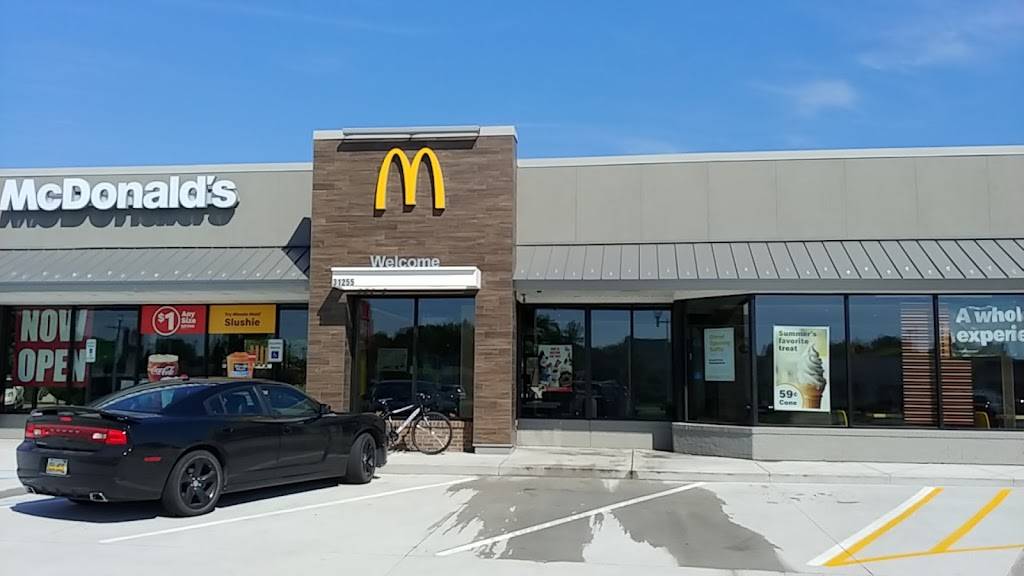 McDonalds | cafe | 31255 Harper Ave, St Clair Shores, MI 48082, USA | 5862934060 OR +1 586-293-4060