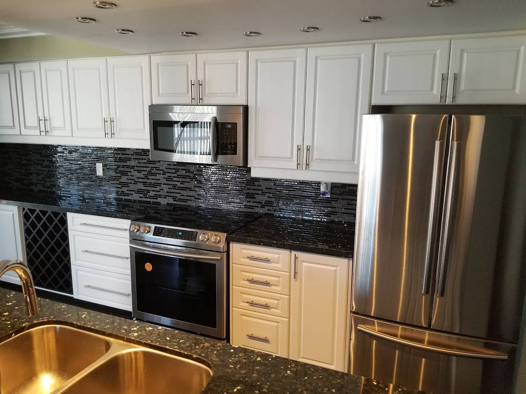 Subway | restaurant | Rabba Fine Foods, 2100 Hurontario St, Mississauga, ON L5B 1M8, Canada | 9052758810 OR +1 905-275-8810