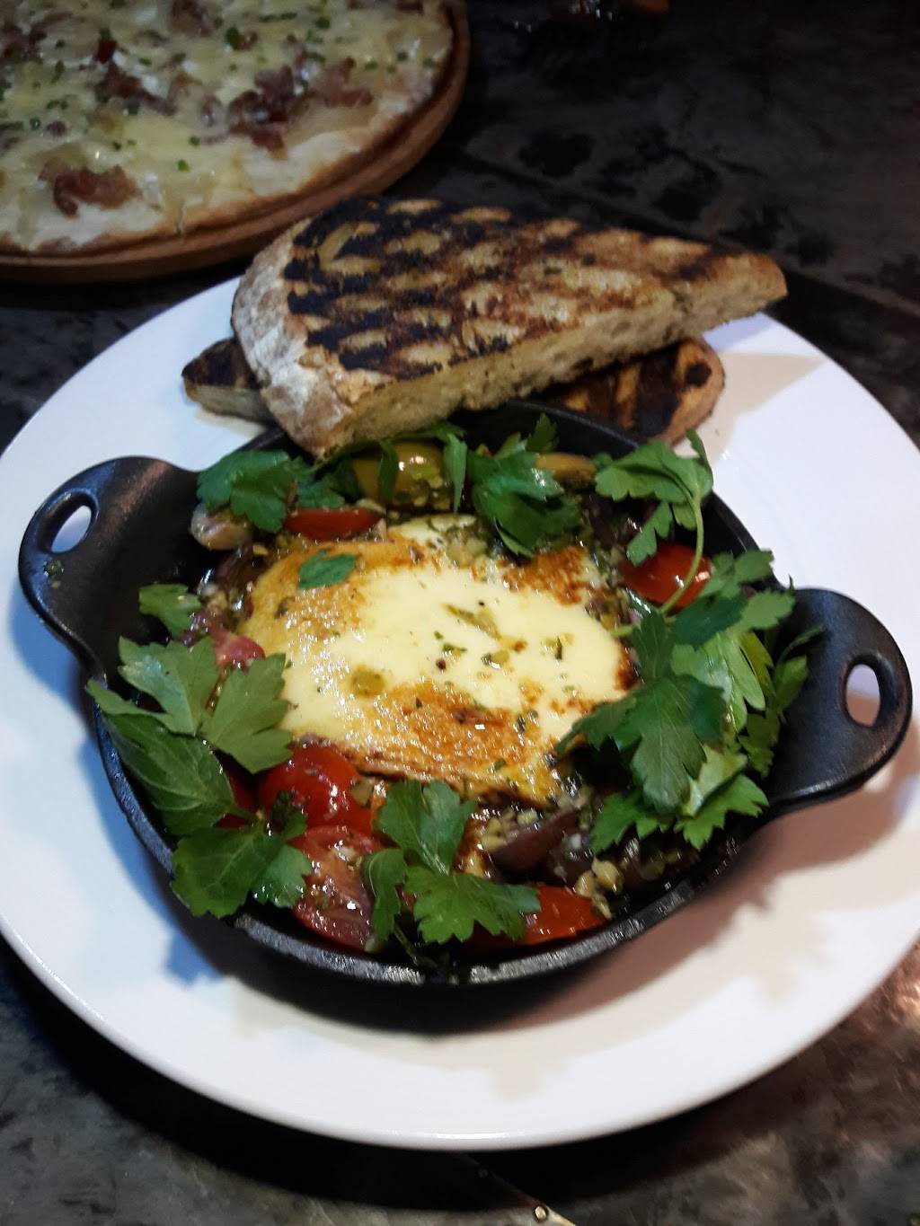 Guildhall | restaurant | 694 Vernon Ave, Glencoe, IL 60022, USA | 8478358100 OR +1 847-835-8100