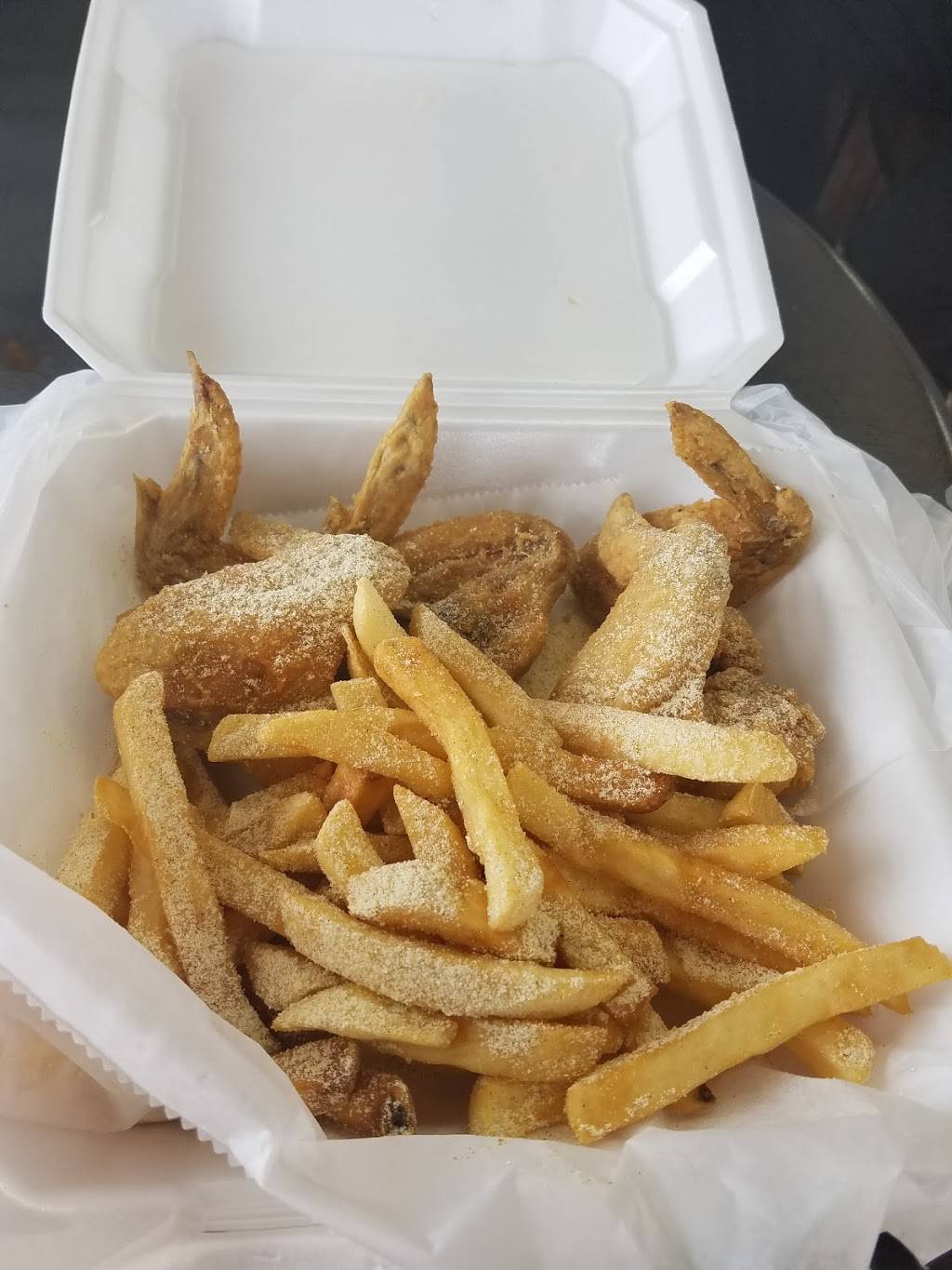 Fresh Fish and Fry | restaurant | 3140 S Martin Luther King Jr Blvd, Lansing, MI 48910, USA | 5178827007 OR +1 517-882-7007