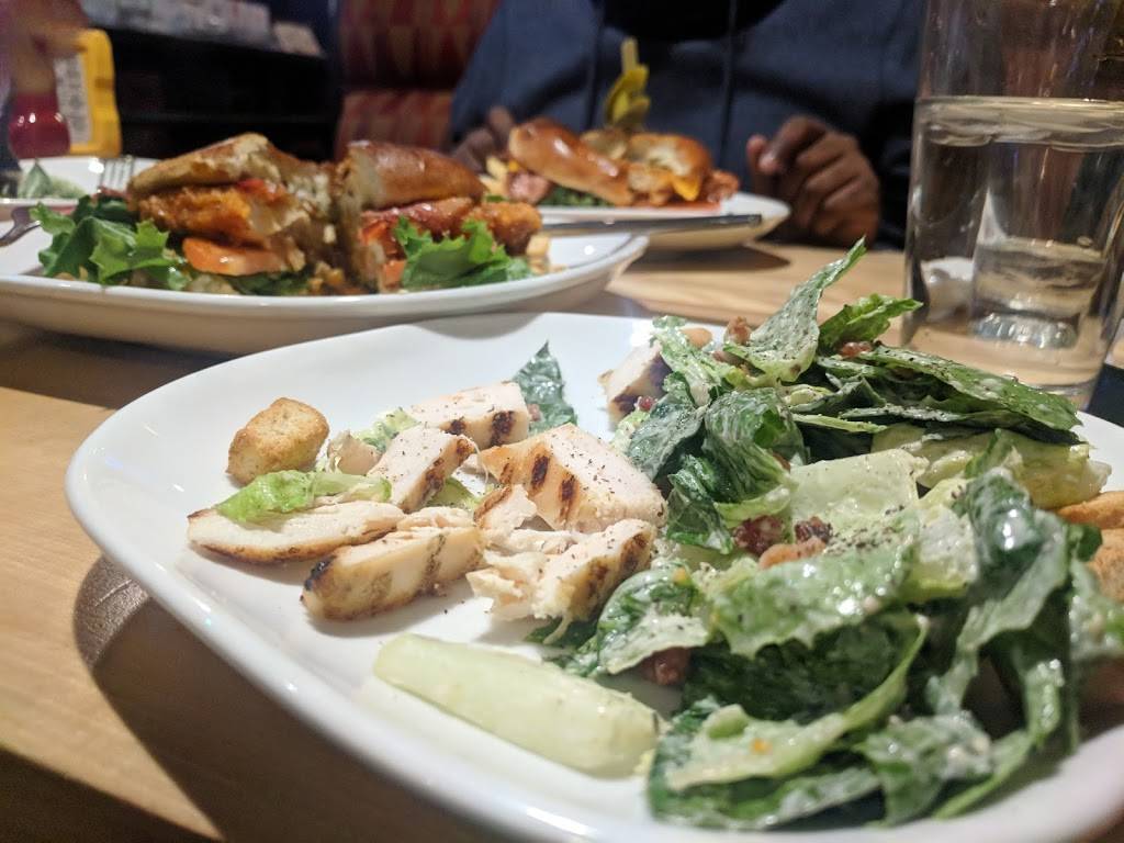 Boston Pizza | restaurant | 1563 Main St W, Hamilton, ON L8S 1E6, Canada | 9057771919 OR +1 905-777-1919