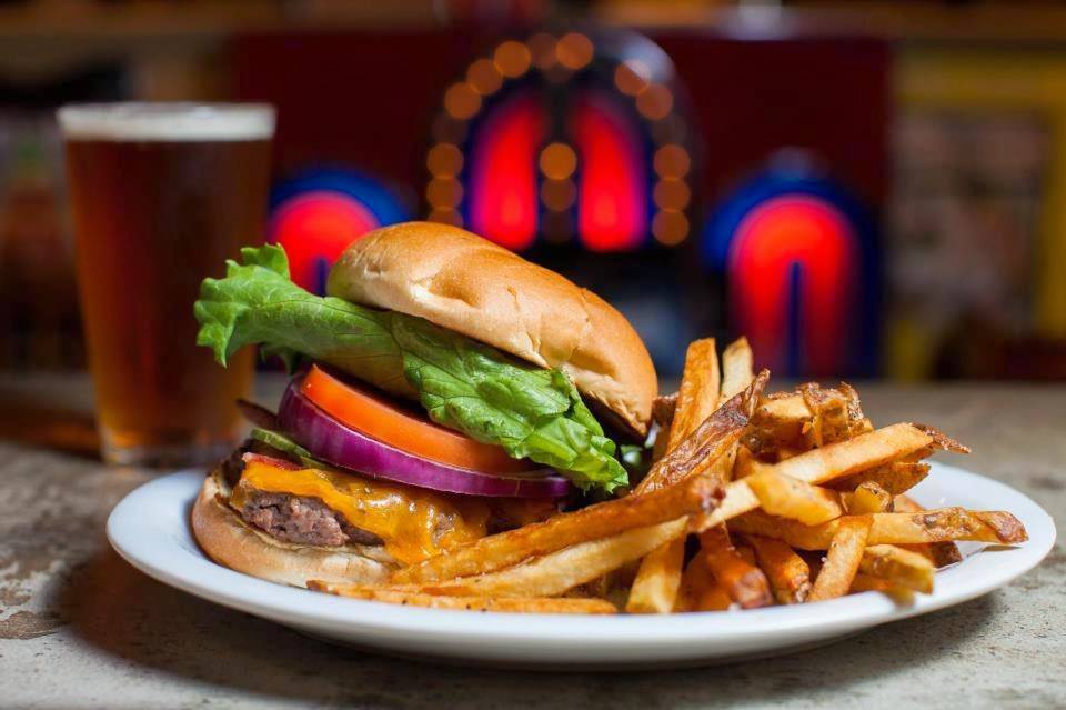 Green Truck Neighborhood Pub | restaurant | 2430 Habersham St, Savannah, GA 31401, USA | 9122345885 OR +1 912-234-5885