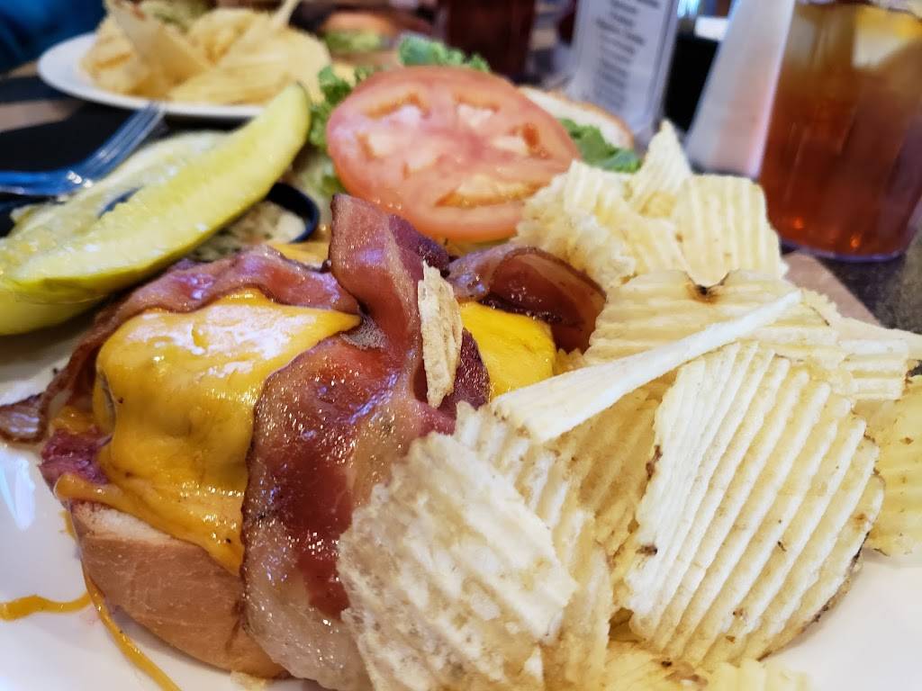 Calloways Restaurant & Bar | restaurant | 597 Main St, West Creek, NJ 08092, USA | 6099780220 OR +1 609-978-0220