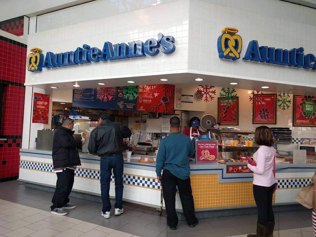 Auntie Annes | restaurant | 1689 Arden Way, Sacramento, CA 95815, USA | 9169251630 OR +1 916-925-1630