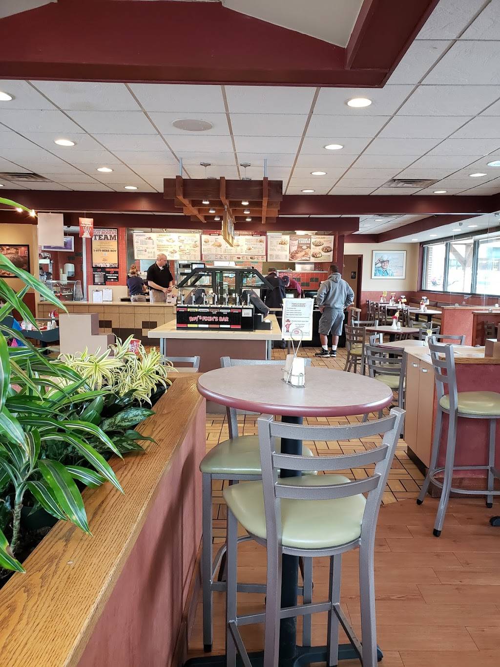 Roy Rogers | restaurant | 540 E Market St, Leesburg, VA 20176, USA | 7037776322 OR +1 703-777-6322