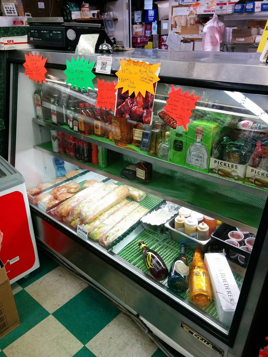 Mr Pizza Bootleg Party Store | restaurant | 2965 Walton Blvd, Rochester Hills, MI 48309, USA | 2483751111 OR +1 248-375-1111