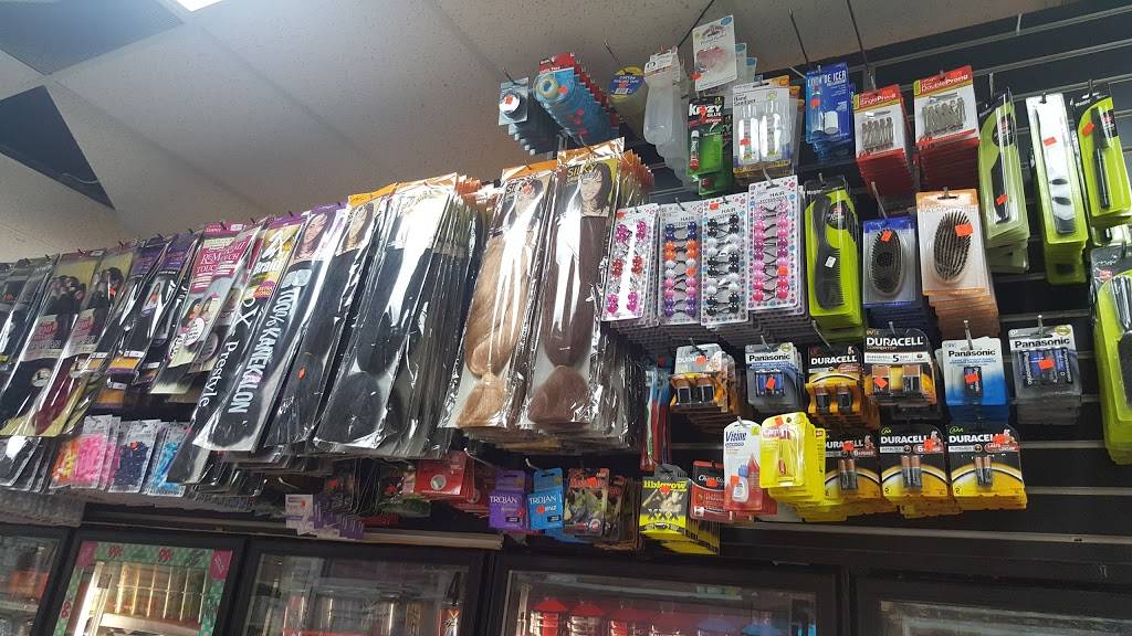 Green line food mart | restaurant | 7701 S Racine Ave, Chicago, IL 60620, USA | 7082320500 OR +1 708-232-0500