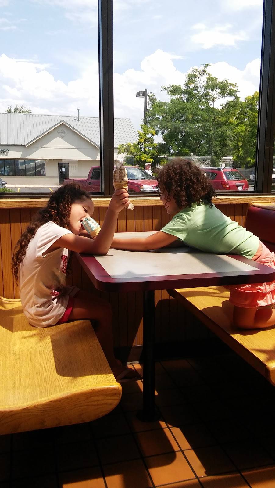 Arctic Circle | meal takeaway | 4073 W 4100 S, West Valley City, UT 84120, USA | 8019687223 OR +1 801-968-7223