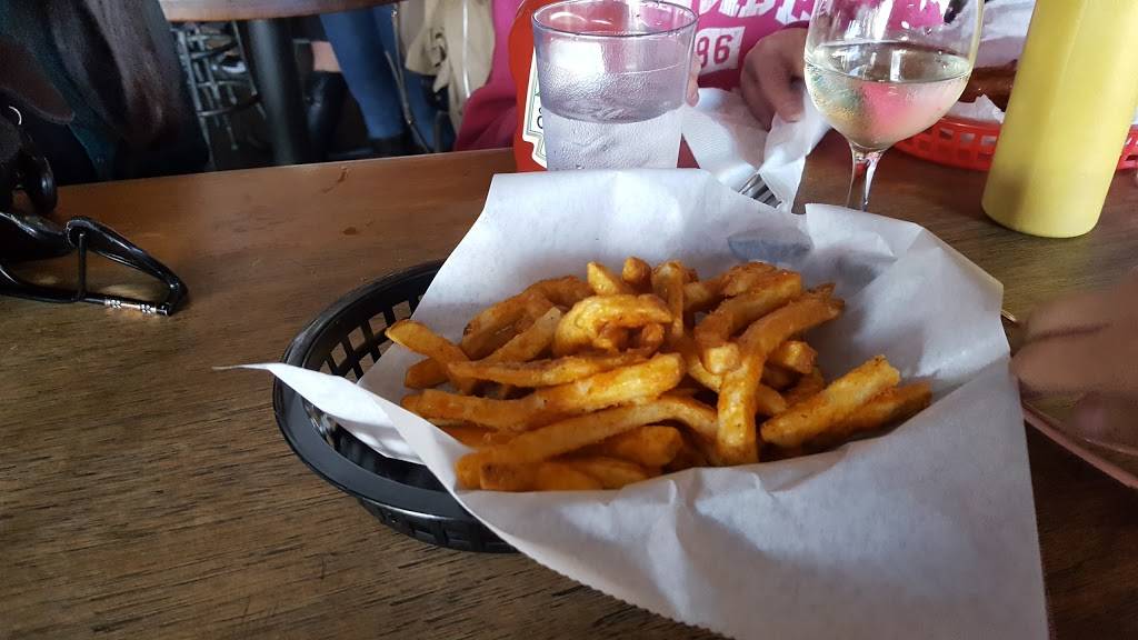 Cass Street Bar & Grill | restaurant | 4612 Cass St, San Diego, CA 92109, USA | 8582701320 OR +1 858-270-1320