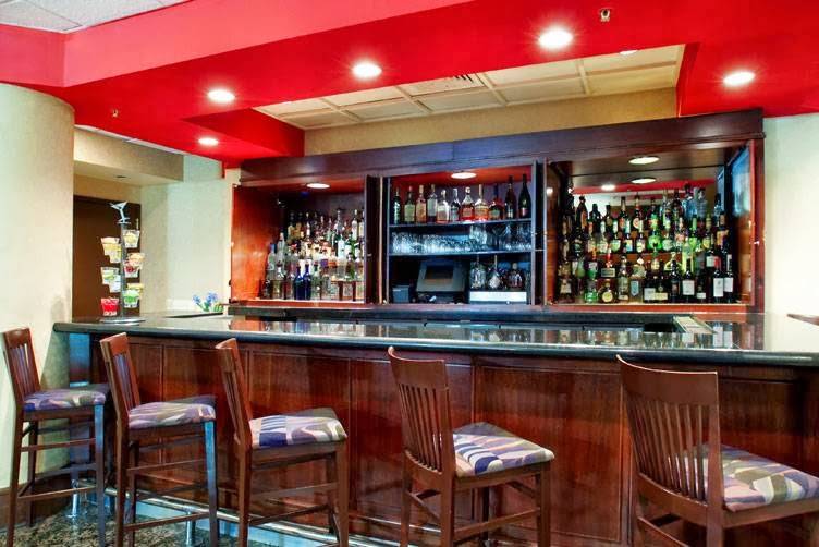 Dan and Brads | restaurant | 950 N Stafford St, Arlington, VA 22203, USA | 7038125114 OR +1 703-812-5114