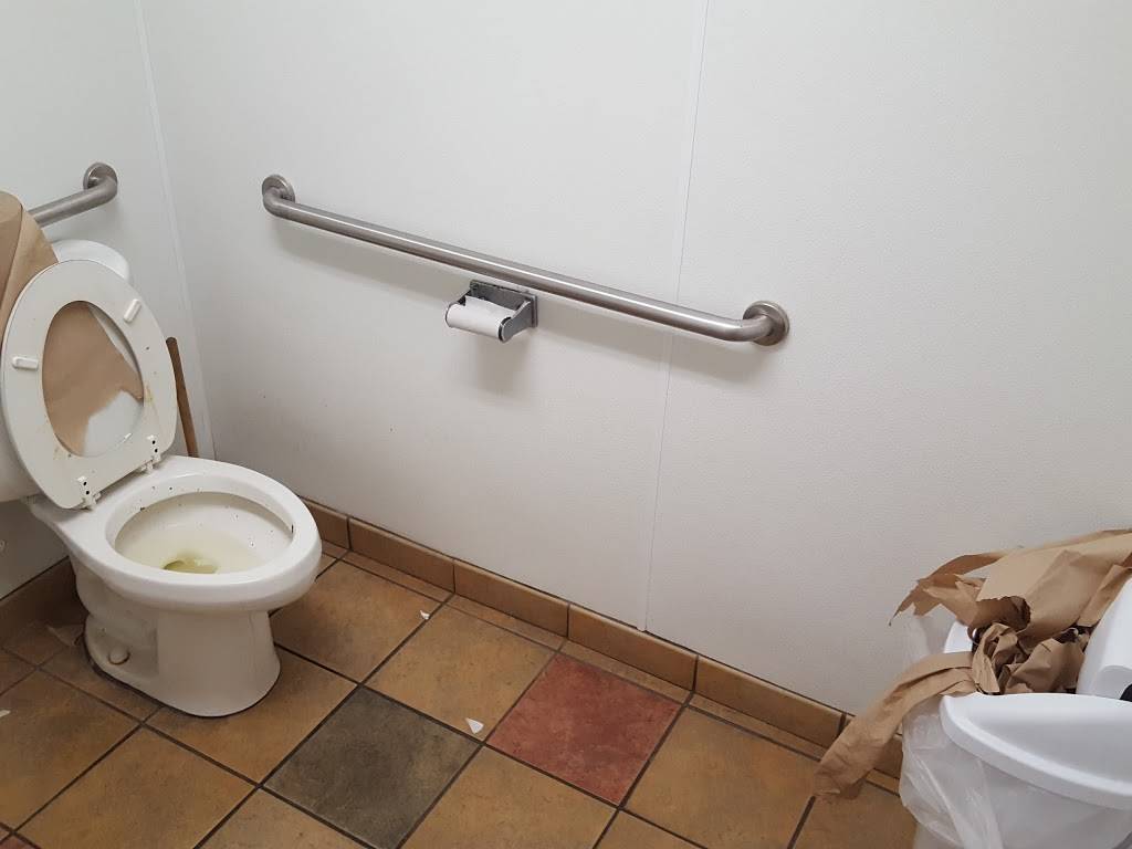 Subway Restaurants | restaurant | 1607 E McKinney St #400, Denton, TX 76209, USA | 9403816226 OR +1 940-381-6226