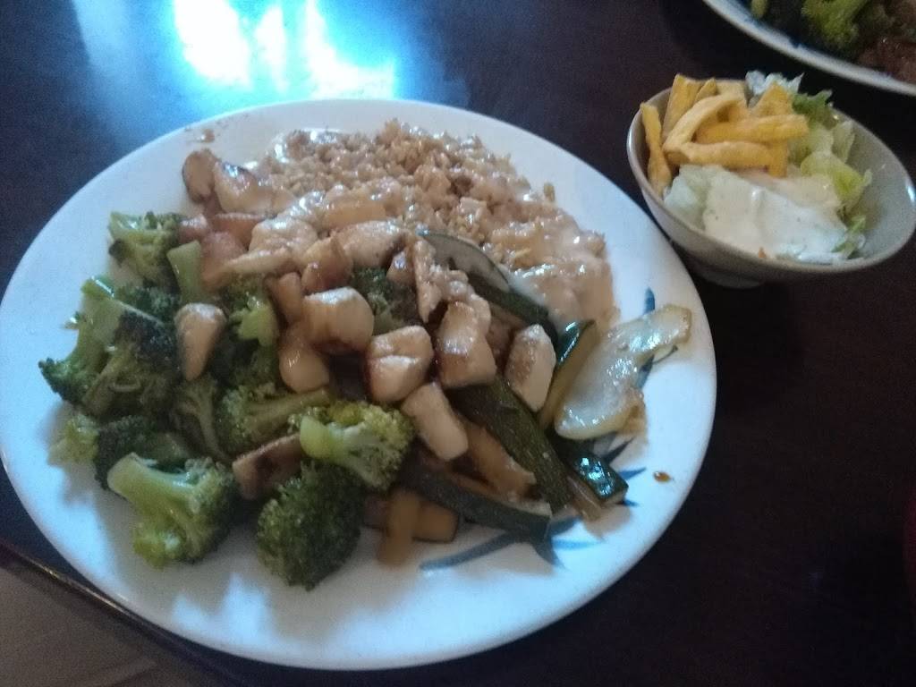 Ginza Restaurant | restaurant | 901 W Dekalb St, Camden, SC 29020, USA | 8034258725 OR +1 803-425-8725