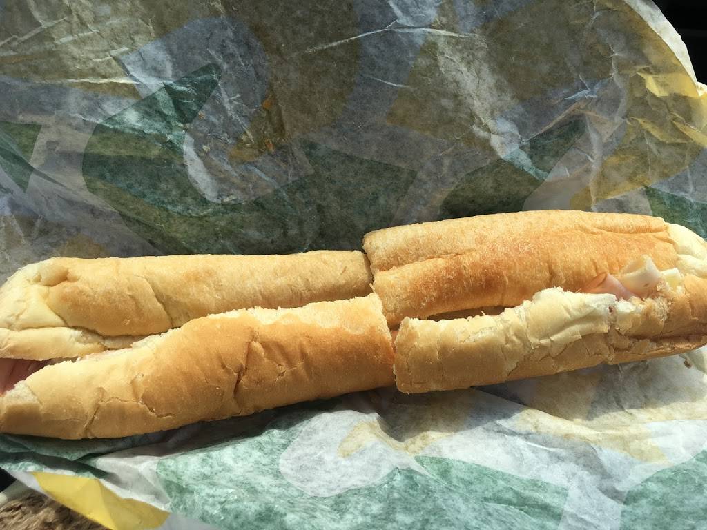 Subway | restaurant | 4272 Belden Village St NW A, Canton, OH 44718, USA | 3304941151 OR +1 330-494-1151