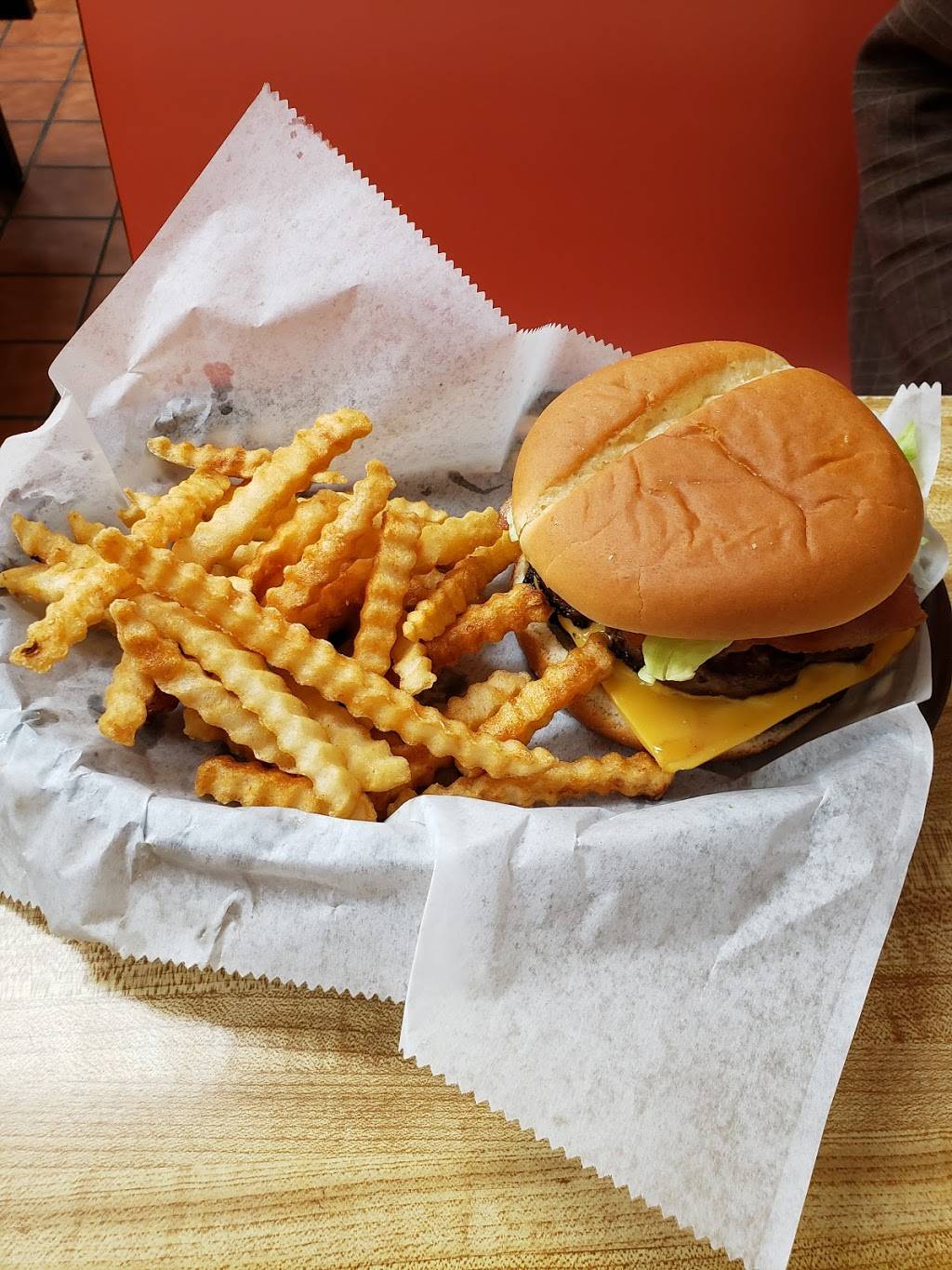 Iowa’s Best Burger Café | cafe | 1570 Hwy 224 S, Kellogg, IA 50135, USA | 6415268535 OR +1 641-526-8535