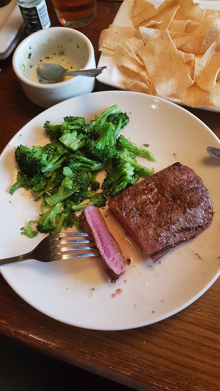 Applebees Grill + Bar | restaurant | 1600 Washington St, Pella, IA 50219, USA | 6416208646 OR +1 641-620-8646