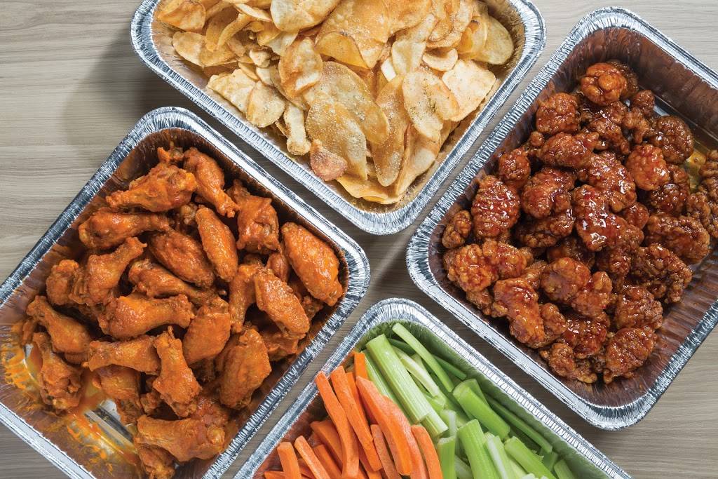 Wing Zone | restaurant | The Hub, 4400 Rivanna River Way, Fairfax, VA 22030, USA | 7039939464 OR +1 703-993-9464