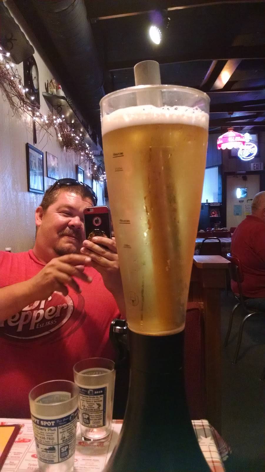 The Happy Spot | restaurant | 1667 Hoover Rd, Deer Grove, IL 61243, USA | 8154385282 OR +1 815-438-5282